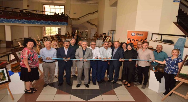 Yıldırımda el emeği göz nuru deri sergisi