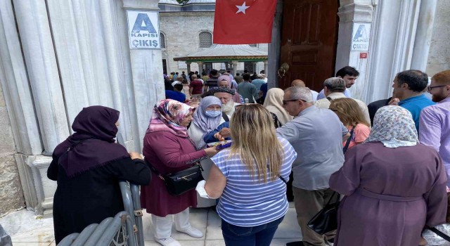 YKS öncesi Eyüp Sultan Camiine akın ettiler