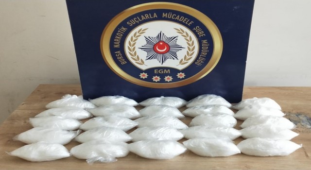 Yok artık...Uyuşturucu tacirleri 5 kilo uyuşturucuyu bebek bisikletine sakladı