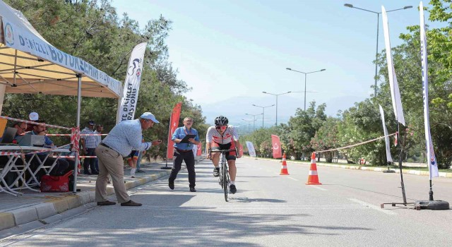 Yol Bisikleti Türkiye Şampiyonası Denizlide başladı