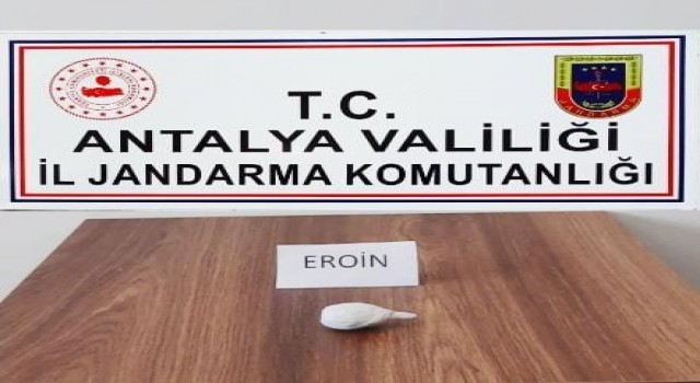 Yolcu üzerinde 18 gram eroin ele geçirildi