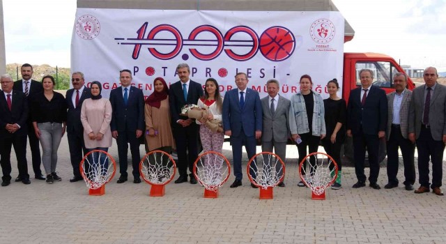 Yozgatta 150 basketbol potası dağıtıldı