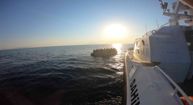 Yunan unsurlarınca geri itilen 37 göçmen kurtarıldı