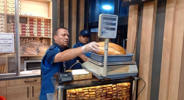 Zabıta ekiplerinden fırınlara gece denetimi