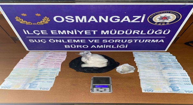 Zehir tacirleri Bursa polisinden kaçamadı