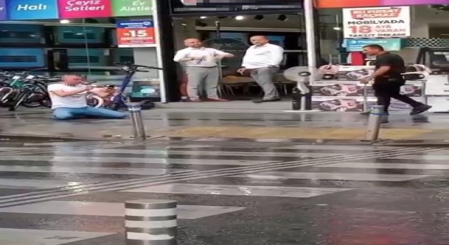 Zeytinburnunda bir mağazanın önünde “beni dolandırdılar” diyerek boynunu kesmeye çalıştı