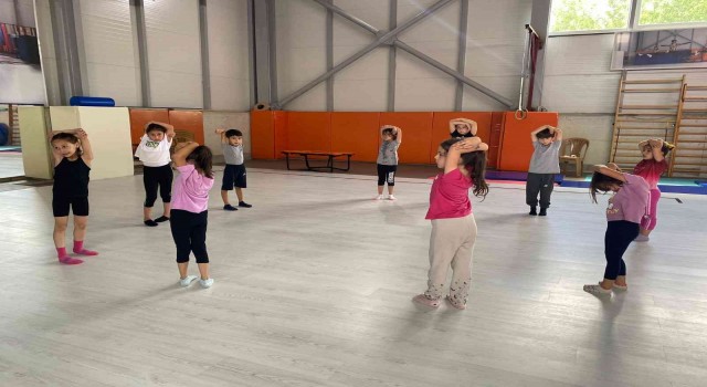 10 bin çocuk yaz okullarında