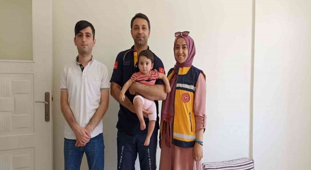 112 Acil Servis görevlisi telefon desteğiyle 10 aylık bebeğin hayatını kurtardı
