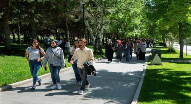 134 farklı üniversiteden gelen öğrenciler Atatürk Üniversitesinde buluştu