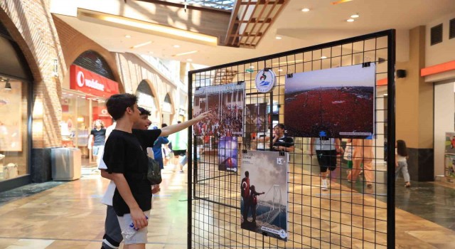 15 Temmuz fotoğraf sergisine vatandaşlardan büyük ilgi