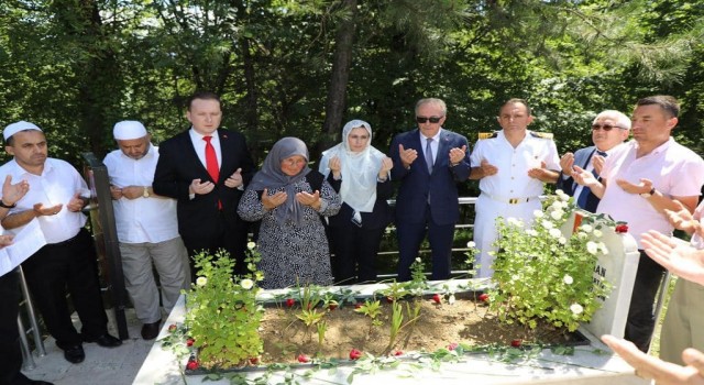 15 Temmuz şehidi Mustafa Yaman kabri başında anıldı