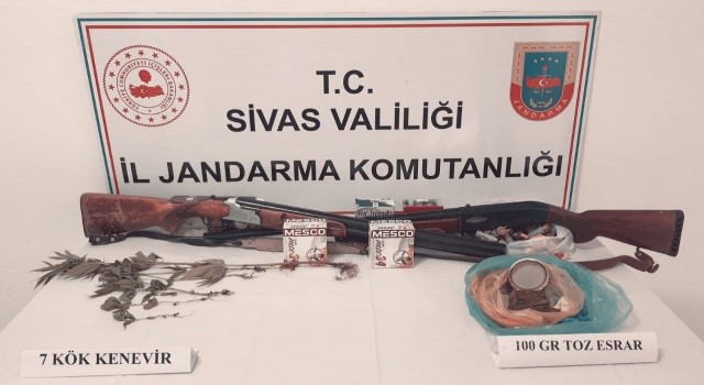 4 yıldır aranıyordu, Şarkışlada yakayı ele verdi
