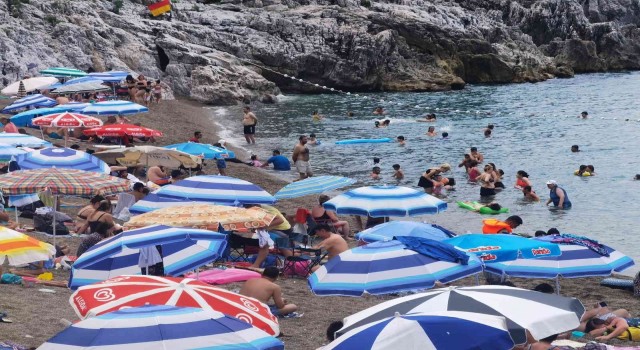 9 günlük bayram tatilinde denizin tadını çıkarttılar