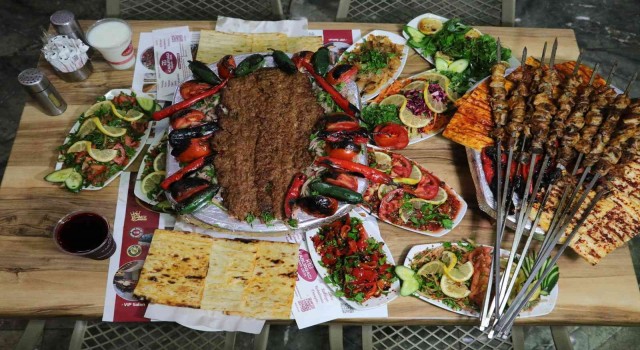 Açma kebap Adanalıların yeni gözdesi oldu