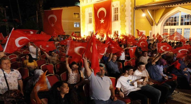 Adanada 15 Temmuz Demokrasi nöbeti tutuldu