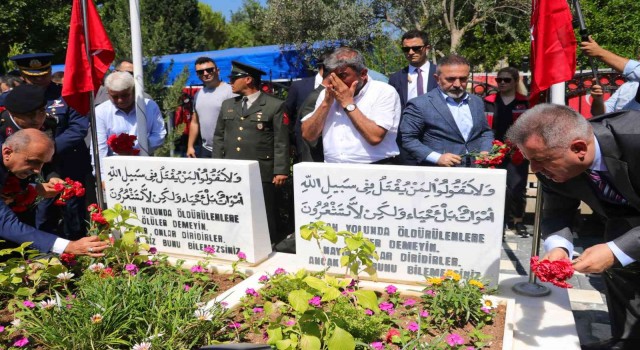 Adanada 15 Temmuz şehitleri mezarları başında anıldı