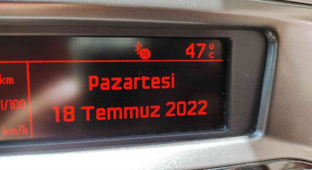 Adanada araç termometreleri 47 dereceyi gösterdi