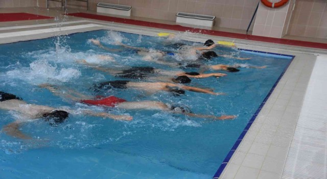 Afyonkarahisarda GSB Spor okulları eğitimleri devam ediyor