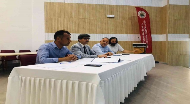 Afyonkarahisarda kapatılan köy okullarının yeninden açılması değerlendirildi