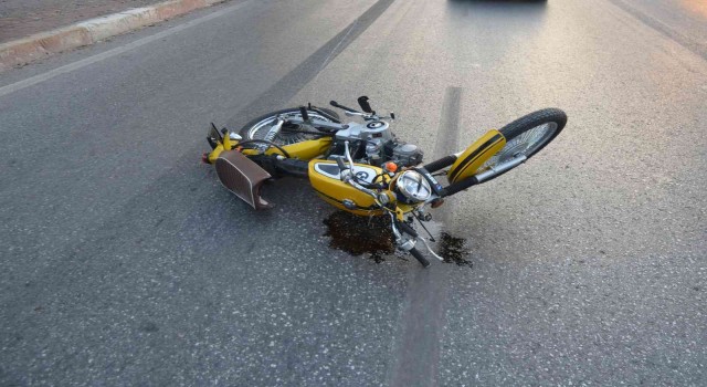 Ağaca çarpan motosiklet sürücüsü hayatını kaybetti