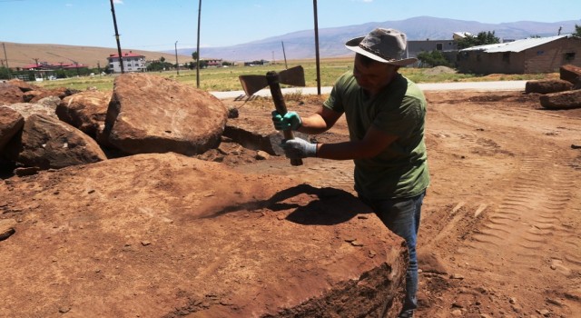 Ahlat taşına alternatif Güroymak taşı