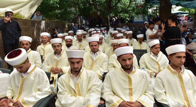 Ahlatta 83 hafız için mezuniyet töreni yapıldı