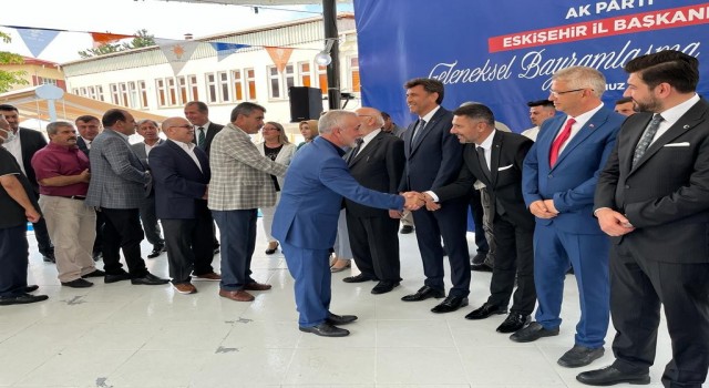 AK Parti Bayramlaşma Programının gündemi ‘sel felaketi oldu