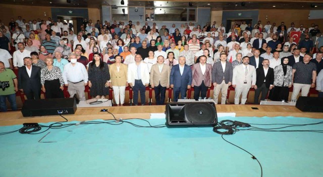 AK Parti İzmir İl Teşkilatı bayramlaşma programında bir araya geldi