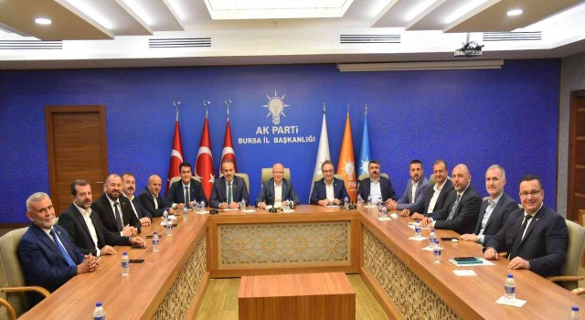 AK Parti kadroları sahada