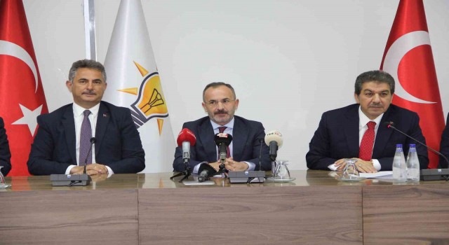 AK Partili 11 büyükşehir grup başkanvekili İzmirde buluştu