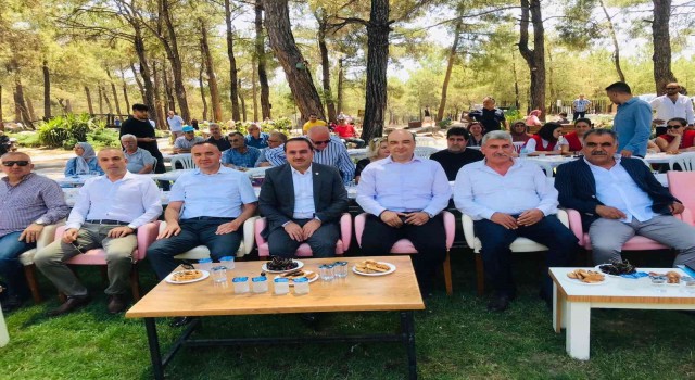 AK Partili Kırkpınar: Vatandaşlarımızı enflasyona ezdirmemek için var gücümüzle çalışıyoruz