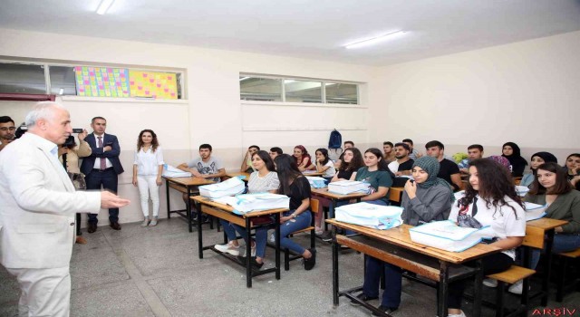 Akdeniz Belediyesi Etüt Merkezinden tercih yapacak gençlere destek