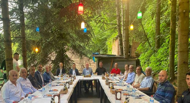 Akyazı Ticaret Borsası ve Ziraat Odasından veda yemeği