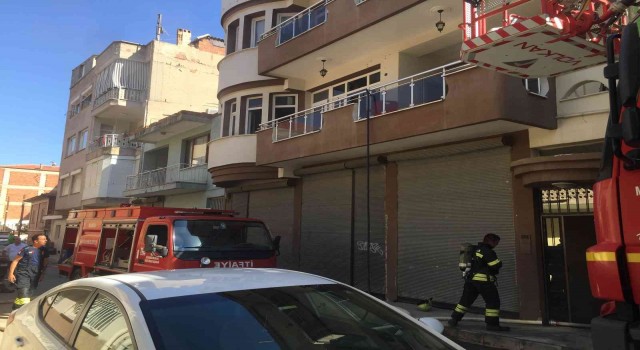 Alaşehirde korkutan ev yangını