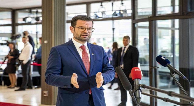 Almanyada sonbaharda maske zorunluluğu geri geliyor