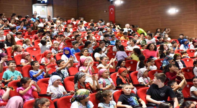 Altıeylülde gençler milli ve dini değerlerine bağlı yetişiyor