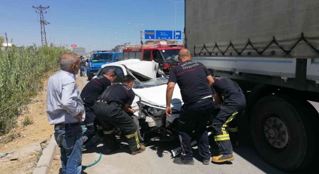 Antalyada bir kaza diğerini beraberinde getirdi: 2 yaralı