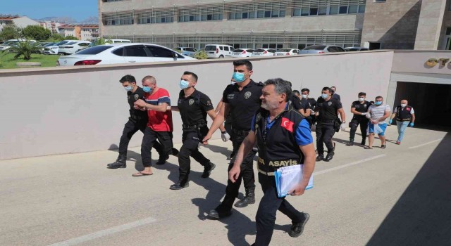 Antalyada çeşitli suçlardan aranan 50 kişi yakalandı