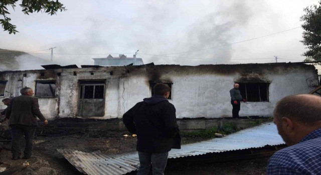 Ardahanda korkutan yangın