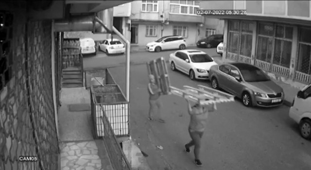 Arnavutköydeki ilginç hırsızlık olayları kamerada