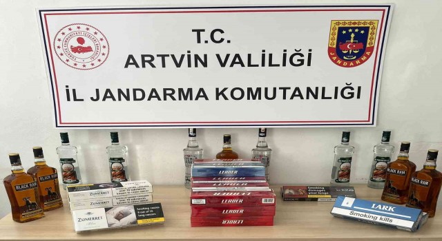 Artvinde jandarmadan kaçak sigara ve içki operasyonu