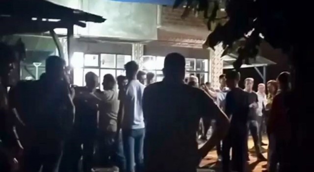 Asker eğlentisinde oyun oynarken ‘ayağıma bastın kavgası