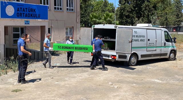 Atatürk Ortaokulu binasında çürümüş ceset bulundu