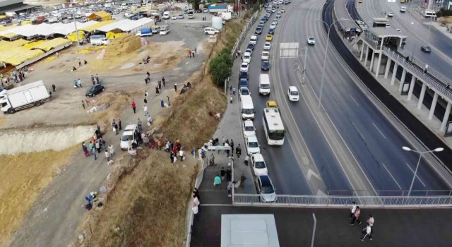 Avcılarda E-5 yan yolda kesim alanı trafiği