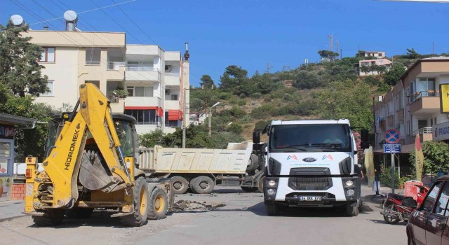 Aydıncık ve Bozyazıda asfalt çalışmaları sürüyor