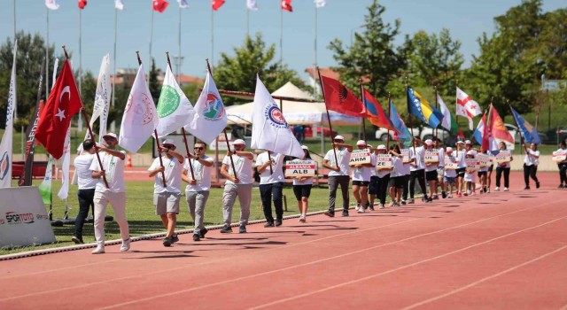 Aydınlı Ayşenur, Balkan Şampiyonasından başarıyla döndü