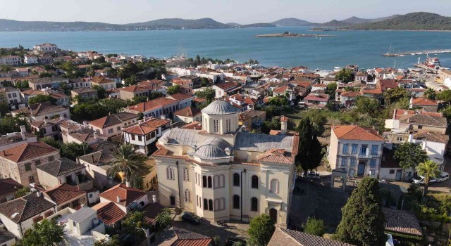 Ayvalıkta havai fişek ve yanıcı madde kullanımı yasaklandı