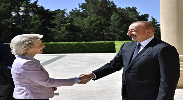 Azerbaycan Cumhurbaşkanı Aliyev, AB Komisyonu Başkanı Leyeni kabul etti