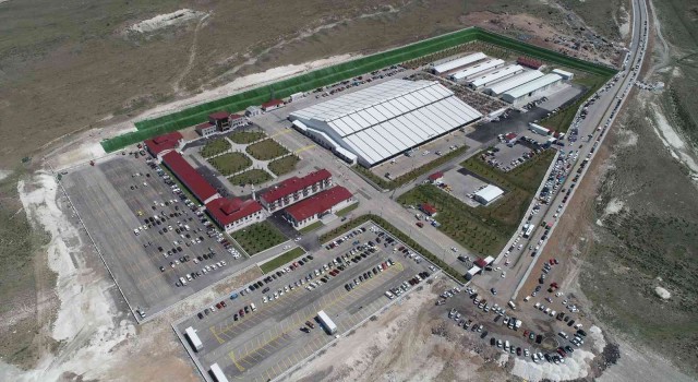 Babacanın Erzurum ziyaretindeki icraat konuşmaları kentte mizah konusu oldu