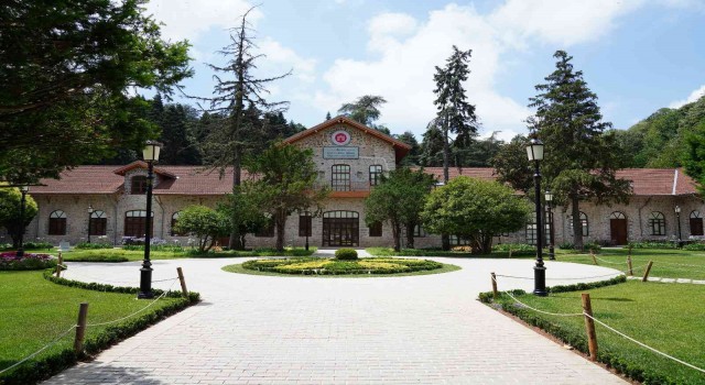 Bahçesi atölyesi ile bayram tatilinin gözdesi Beykoz Cam Billur Müzesi ziyaretçilerini ağırlıyor